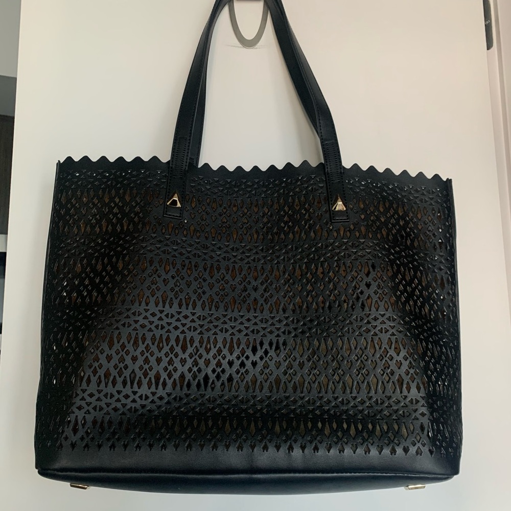 Stella and dot Avalon tote - black